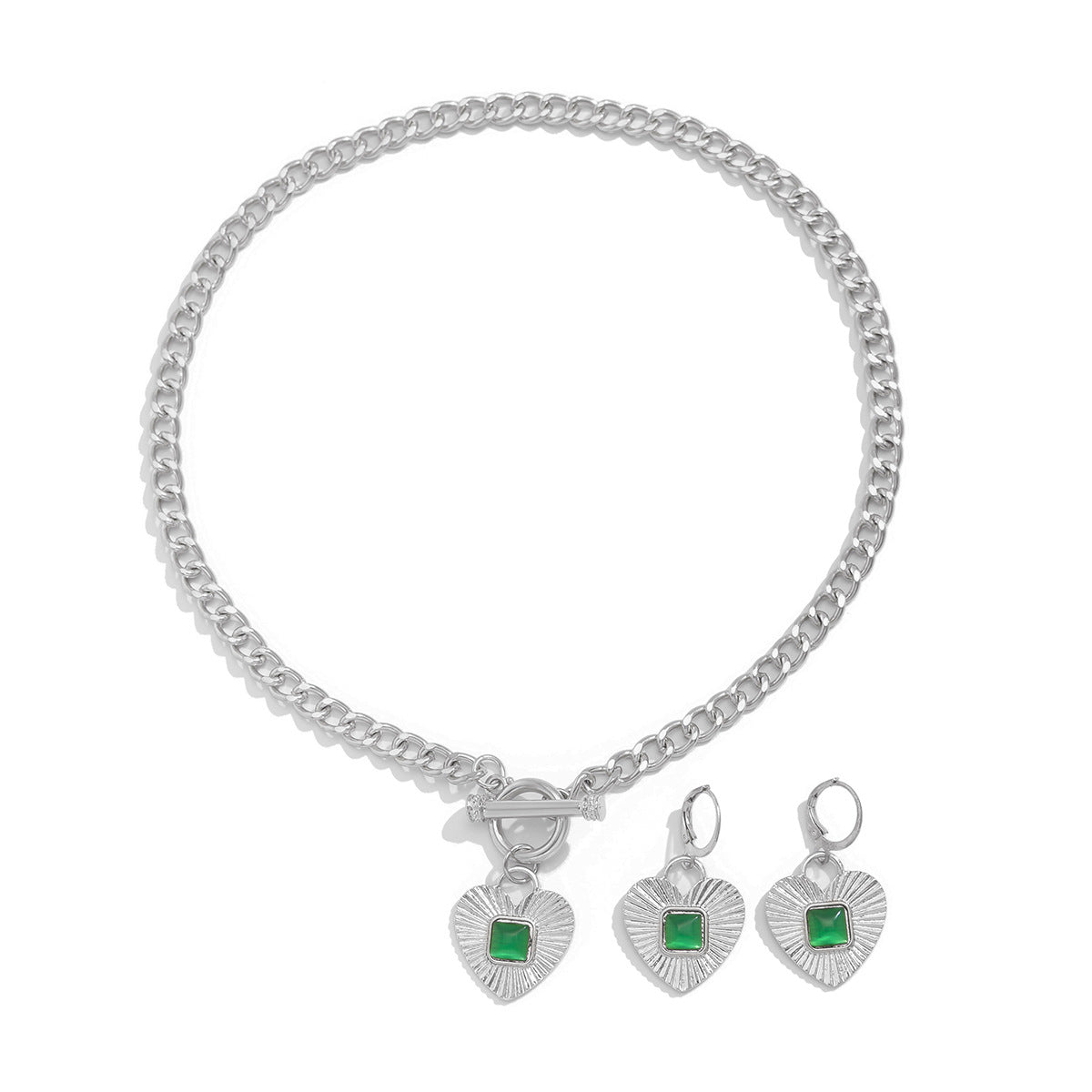 Fashionable diamond studded heart-shaped pendant necklace with a light luxury style and metallic feel, Necklace set - LaTezza Online Shop