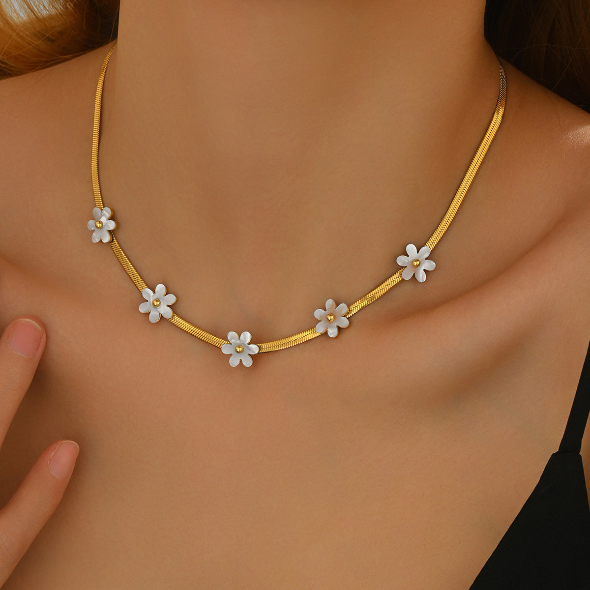 18K Gold Plated Bohemian Floral Necklace Stainless Steel With White Blossom Charms