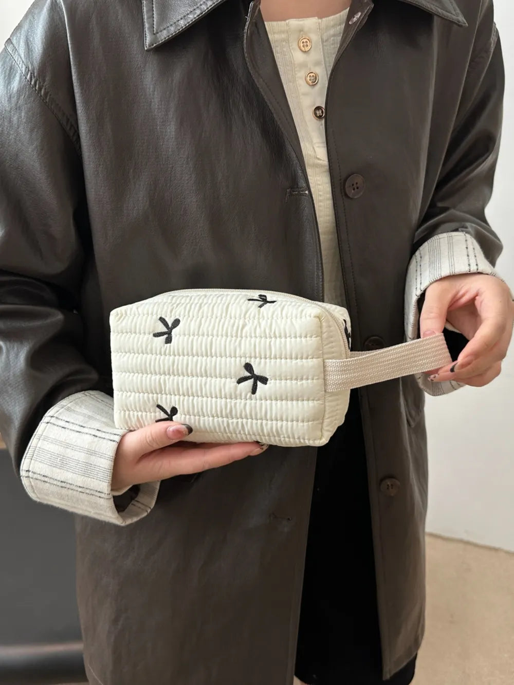 Texture Contrast Bow Wristlet - LaTezza Online Shop