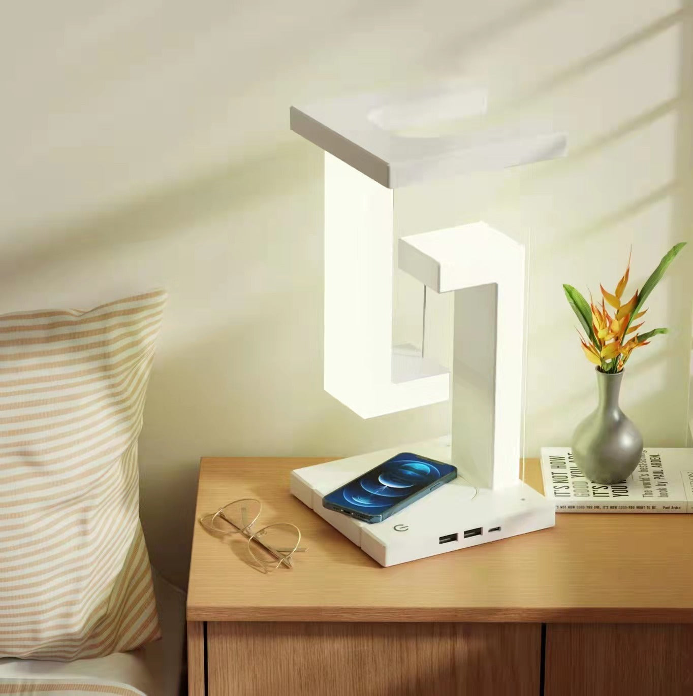 Creative Smartphone Wireless Charging Suspension Table Lamp Balance Lamp Floating For Home Bedroom - LaTezza Online Shop