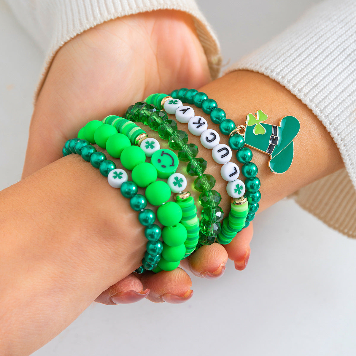 Clover Letter Bracelet, Simple Green Bead Bracelet, Beer Festival Jewelry - LaTezza Online Shop
