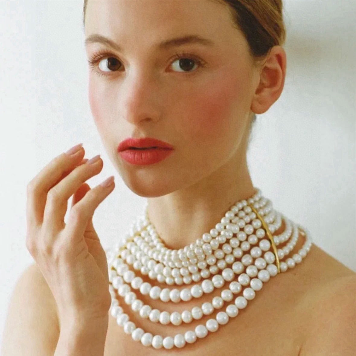 Vintage handmade multi-layer glass pearl choker necklace