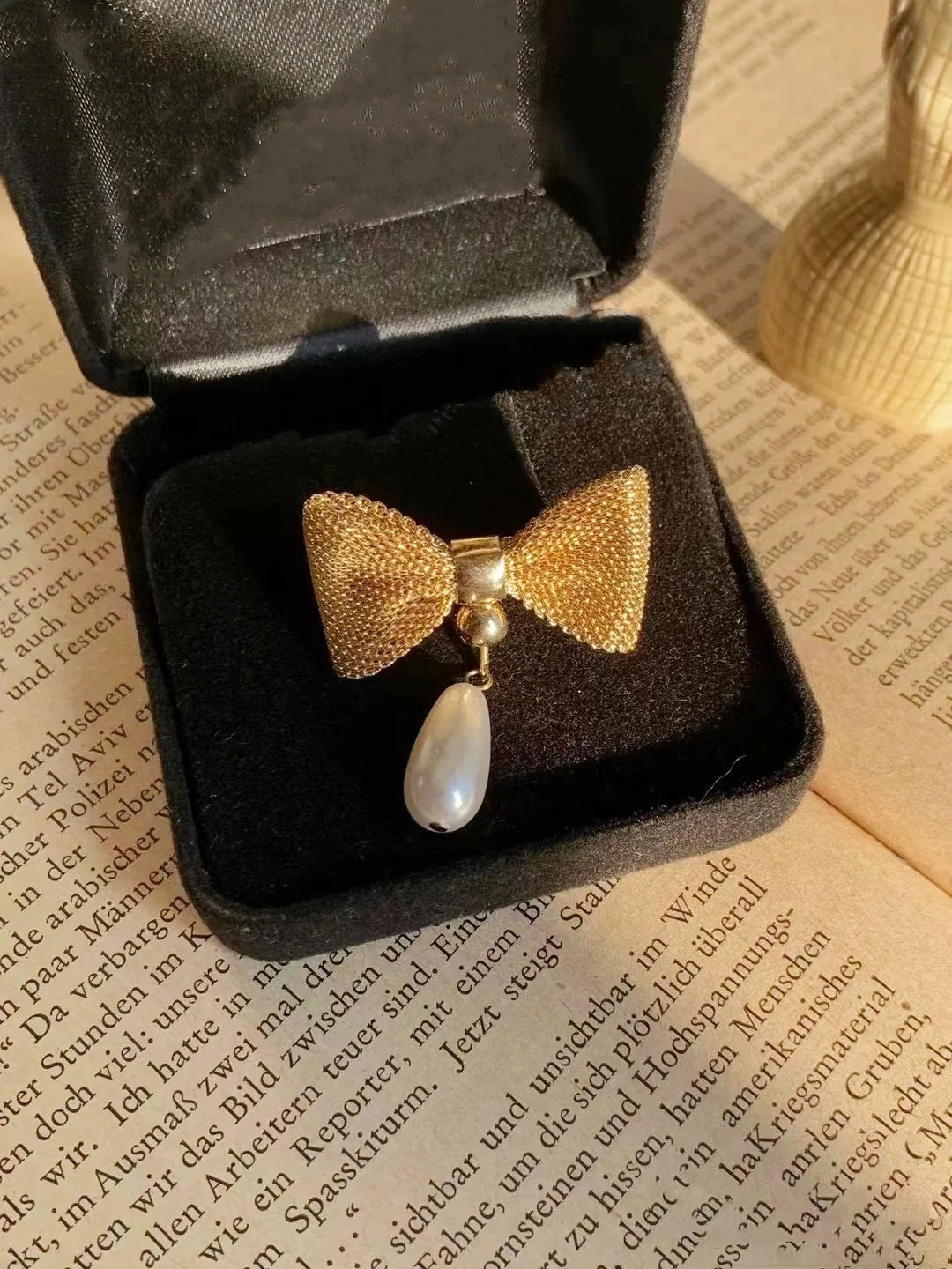 The famous designer's new copper Du true European and American French water drop pearl bow vintage earrings - LaTezza Online Shop