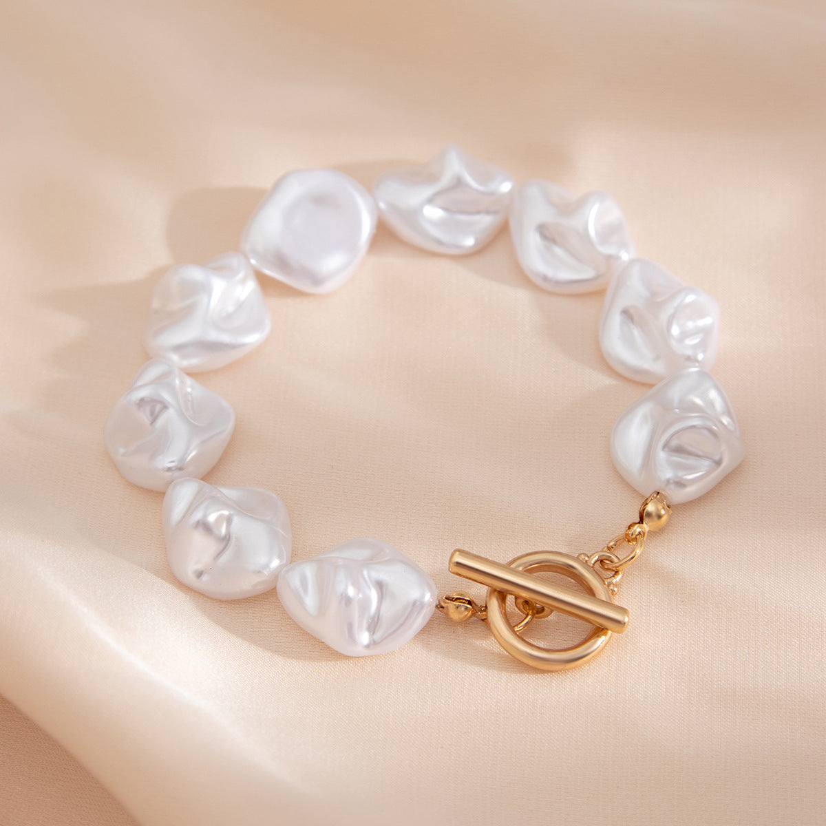Fashionable irregular shaped pearl necklace, light luxury style, metallic feeling, collarbone chain set - LaTezza Online Shop