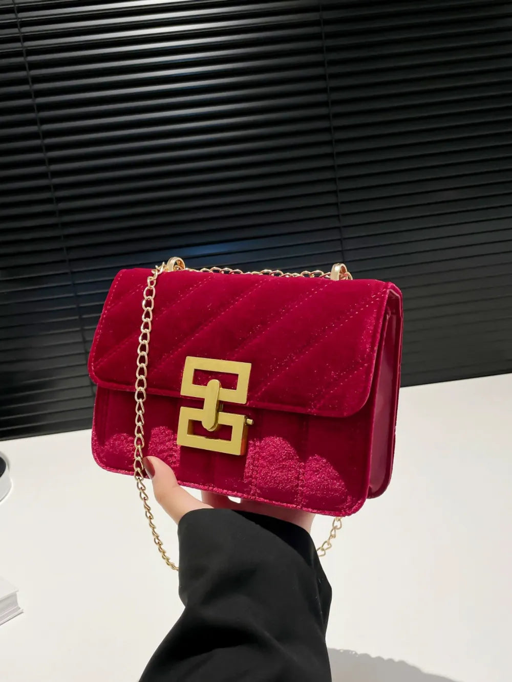 Solid Color Chain Shoulder Bag - LaTezza Online Shop