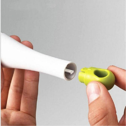 Rotating plastic egg beater multifunctional manual egg mixer easy to clean and dough baking tool - LaTezza Online Shop
