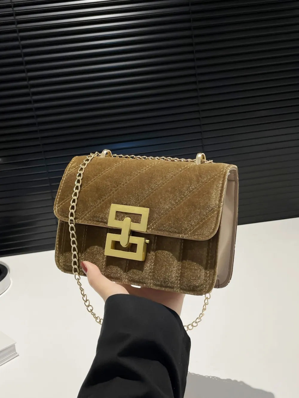 Solid Color Chain Shoulder Bag - LaTezza Online Shop