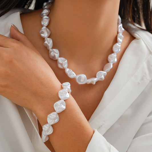 Fashionable irregular shaped pearl necklace, light luxury style, metallic feeling, collarbone chain set - LaTezza Online Shop