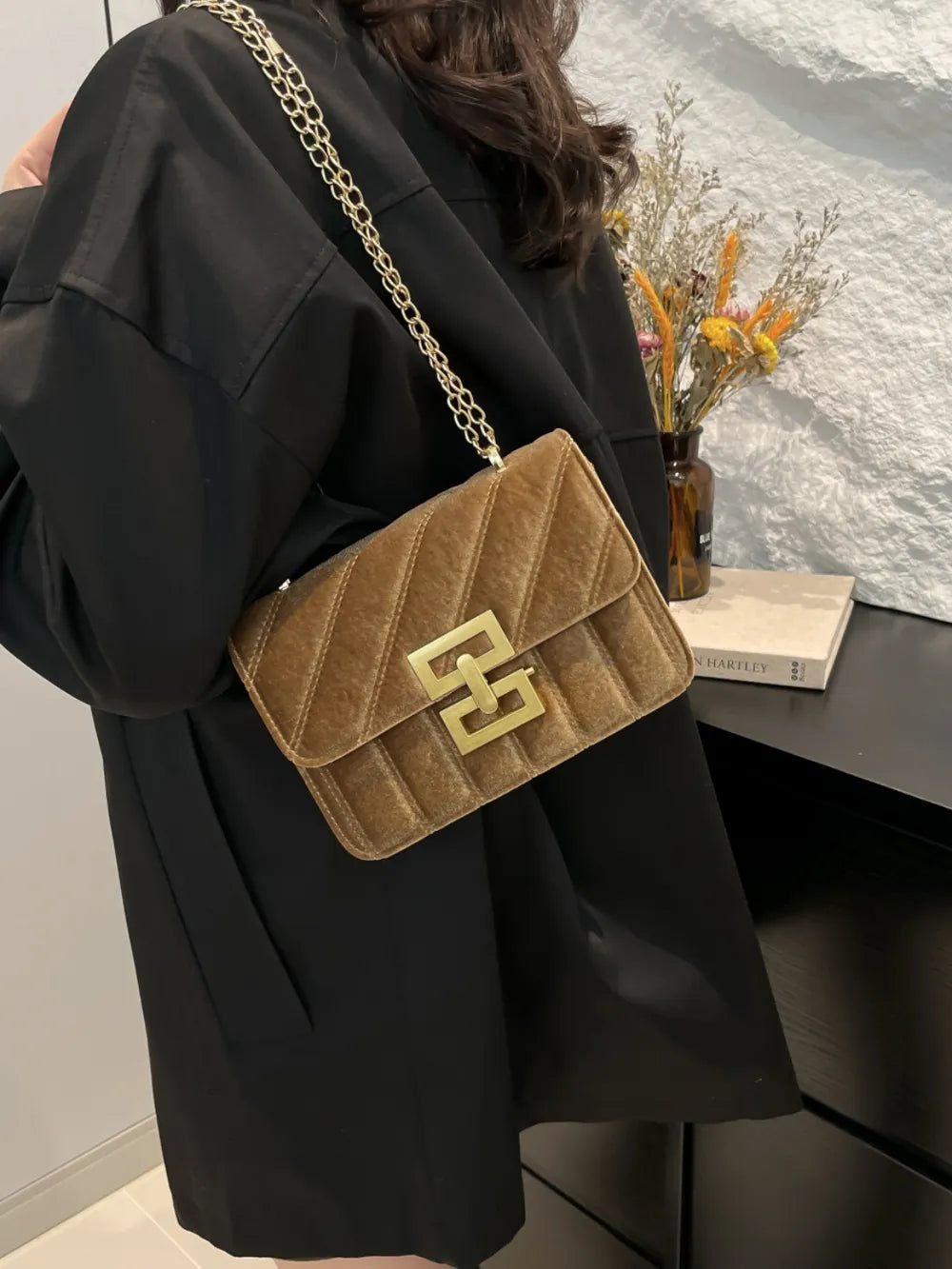 Solid Color Chain Shoulder Bag - LaTezza Online Shop