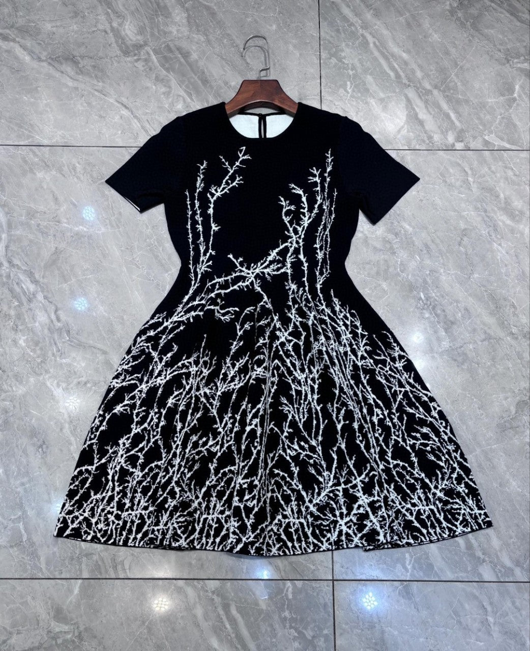 French style high-quality light mature temperament positioning Jacquard woven round neck short sleeved mini high elasticity knitted dress - LaTezza Online Shop