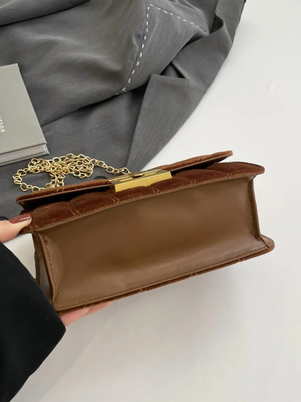 Solid Color Chain Shoulder Bag - LaTezza Online Shop