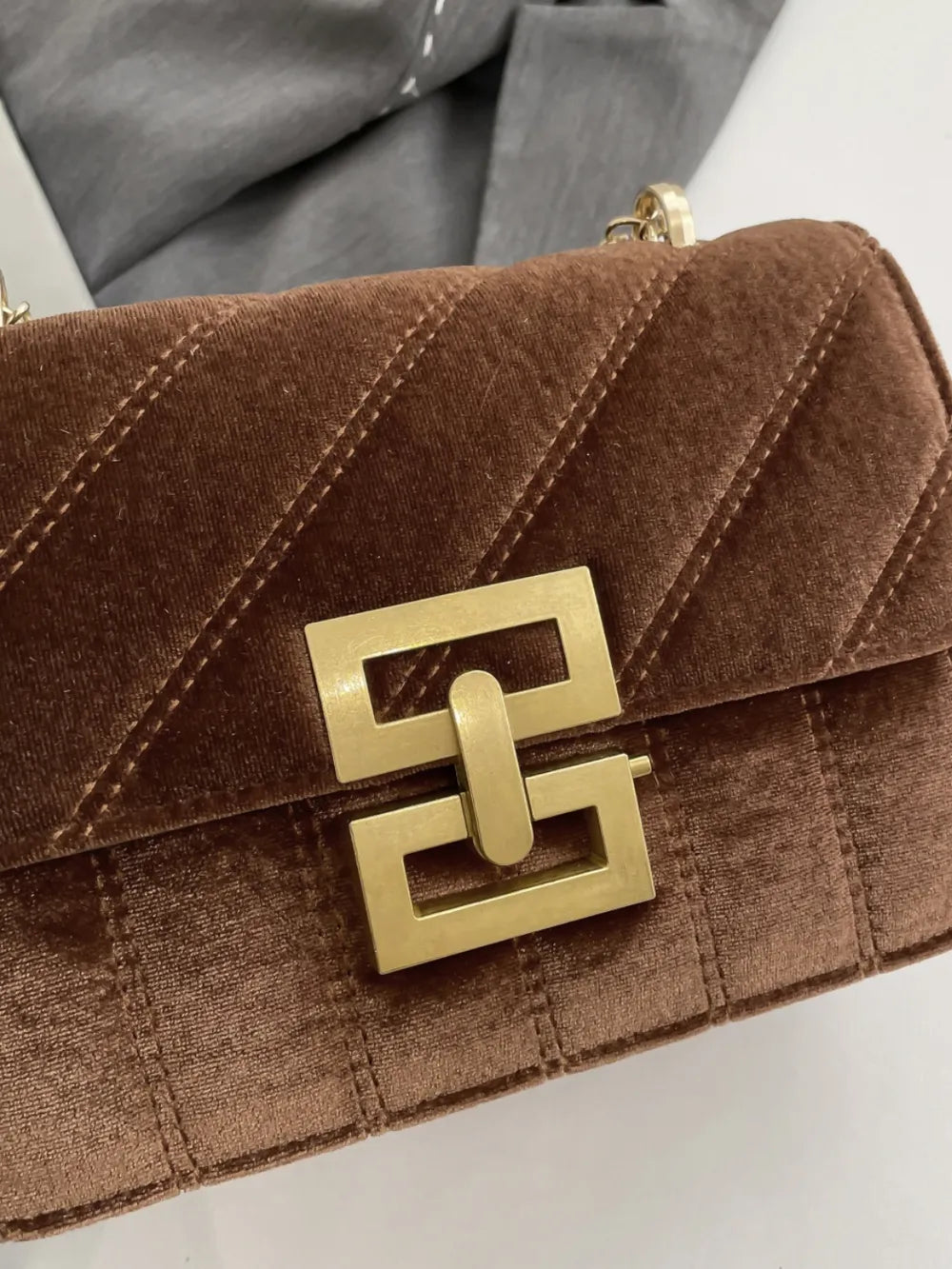 Solid Color Chain Shoulder Bag - LaTezza Online Shop