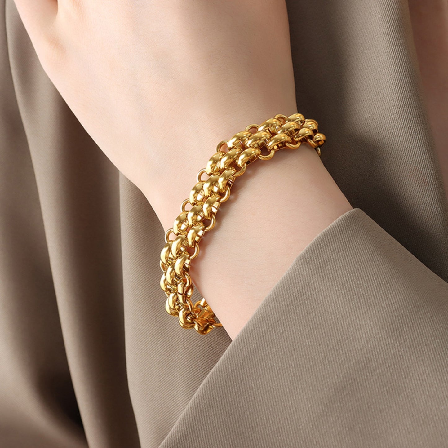 Gold-Plated Toggle Clasp Bracelet - LaTezza Online Shop